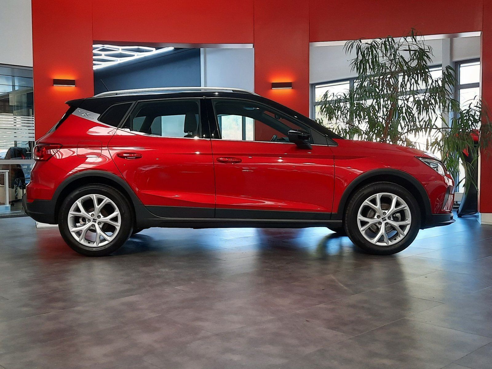 Fahrzeugabbildung SEAT Arona FR TSI *AHK*Navi*LED*PDC*Sitzhzg*Tempomat*