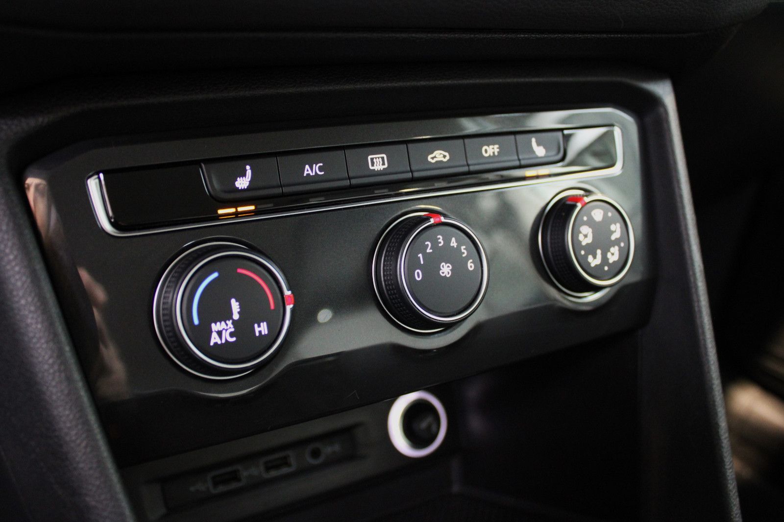 Volkswagen TIGUAN 1.5 TSI ACT + CARPLAY + 8-FACH + 1.HAND! foto 12