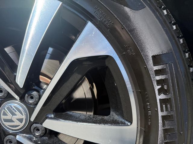 Tiguan IQ.DRIVE 1.5 TSI AHK-klappbar Navi Apple 