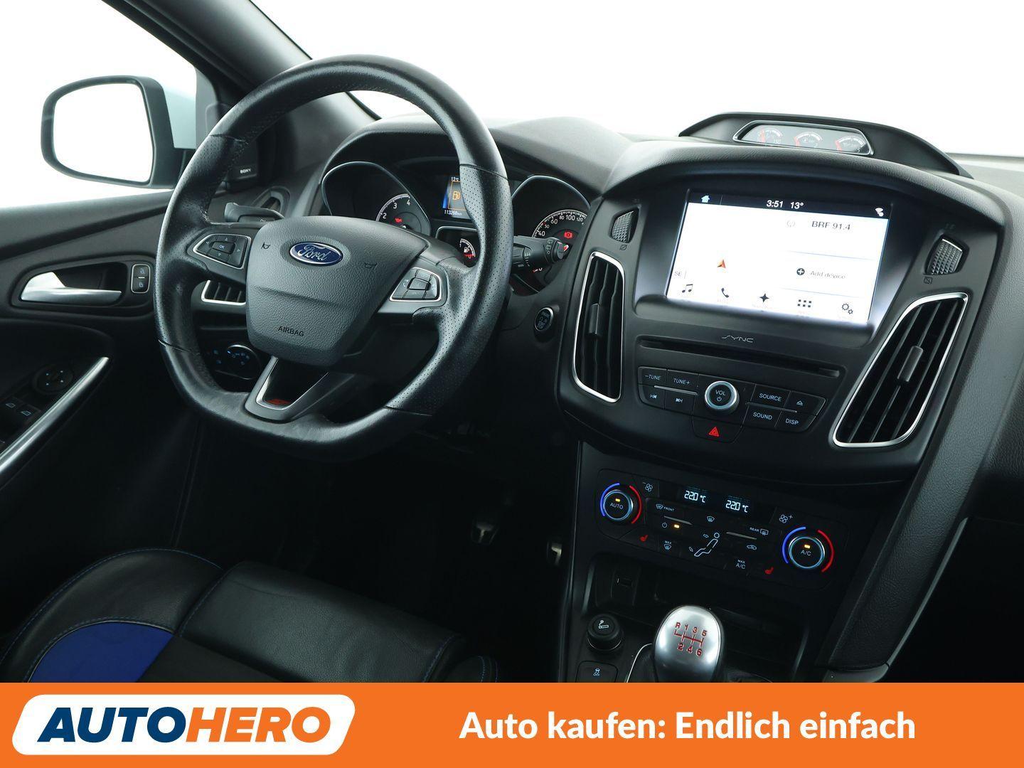 Ford Focus 2.0 EcoBoost ST*NAVI*XENON*TEMPO*CAM*PDC*