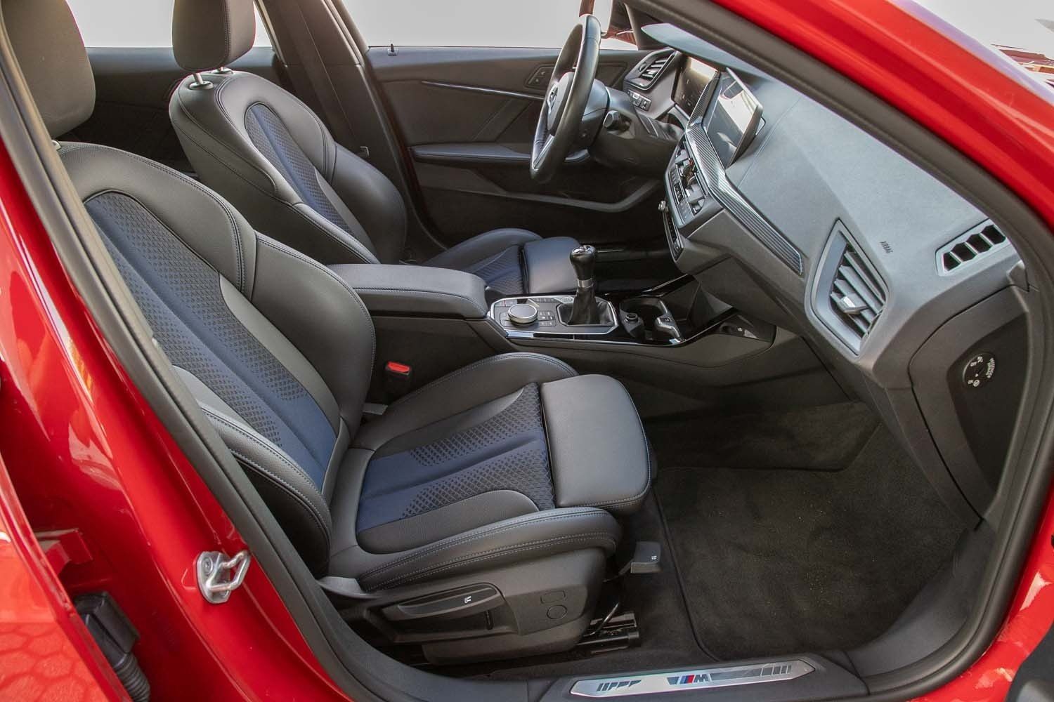 BMW 118i M Sportpaket Navi LED PDC Sitzhzg foto 4