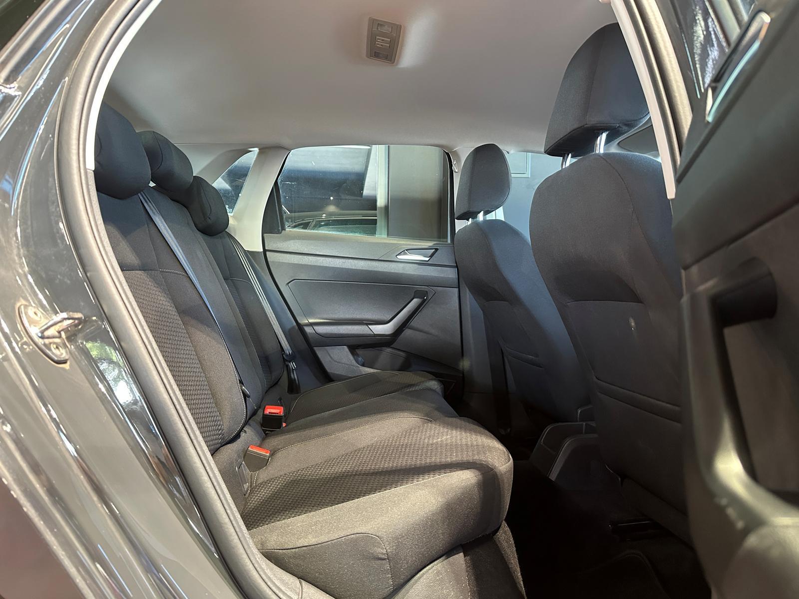 Volkswagen POLO COMFORTLINE KEYLESS TEMPOMAT PDC KAMERA NAV
