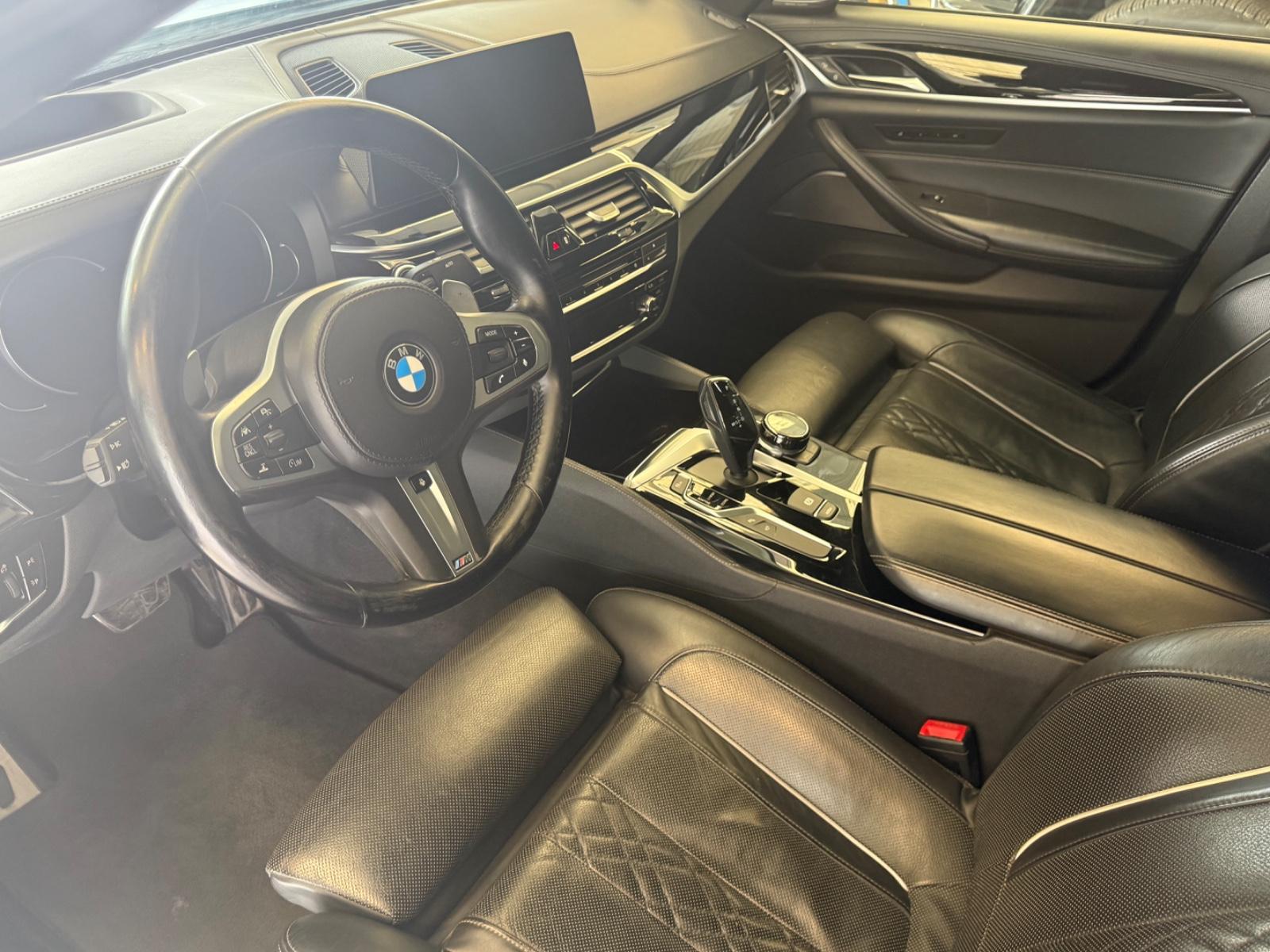 BMW M550i xDrive 4.4 V8 462 ch BVA / Bowers & Wilkins / Night Vision / Head-Up Display / Sièges ventilés