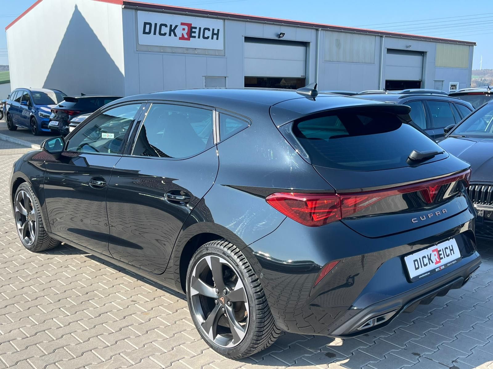 Vehicle illustration CUPRA Leon 1.5 eTSI EDGE DSG*ACC*KAM*18"5JGARANTIE