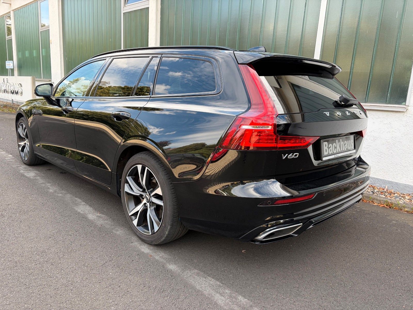 Volvo V60 R Design Expression Recharge Plug-In imagem 3