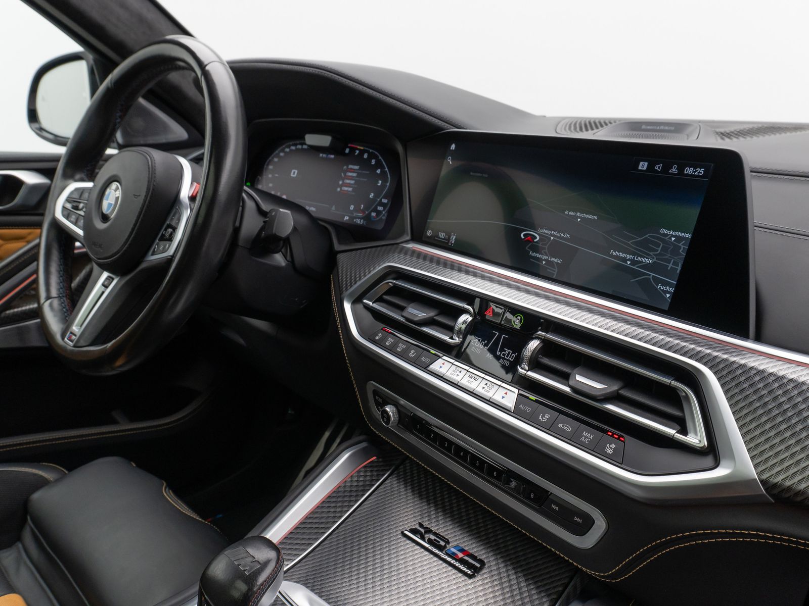 Fahrzeugabbildung BMW X6 M Panorama 360°Laser B&W Massage SoftCl AHK