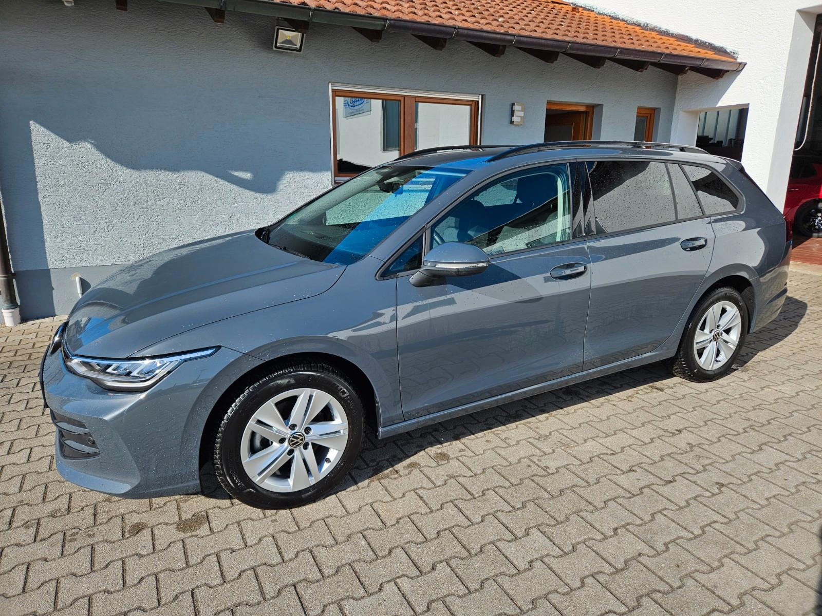 Volkswagen Golf VIII Variant 1.5 TSI Life *LED*ACC*