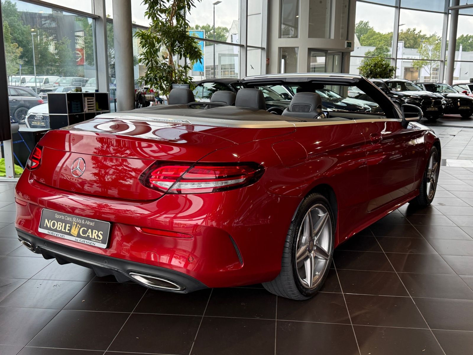 Fahrzeugabbildung Mercedes-Benz C 200 Cabrio AMG NIGHT Navi Rückfahr KAM Sounds.