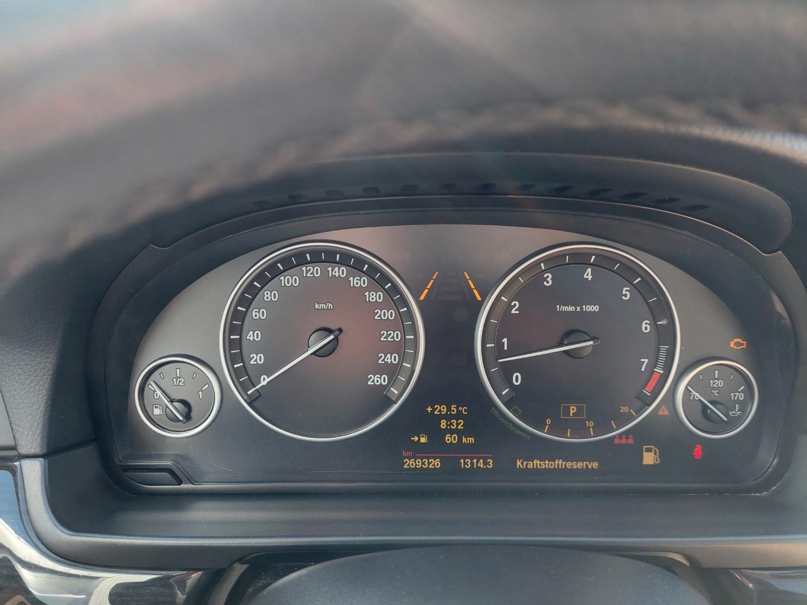 BMW 523 2010 — photo 12