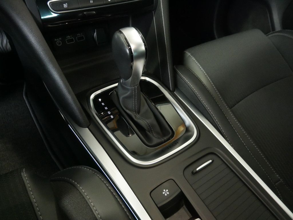 Fahrzeugabbildung Renault Megane Grandtour Intens E-TECH Plug-in 160