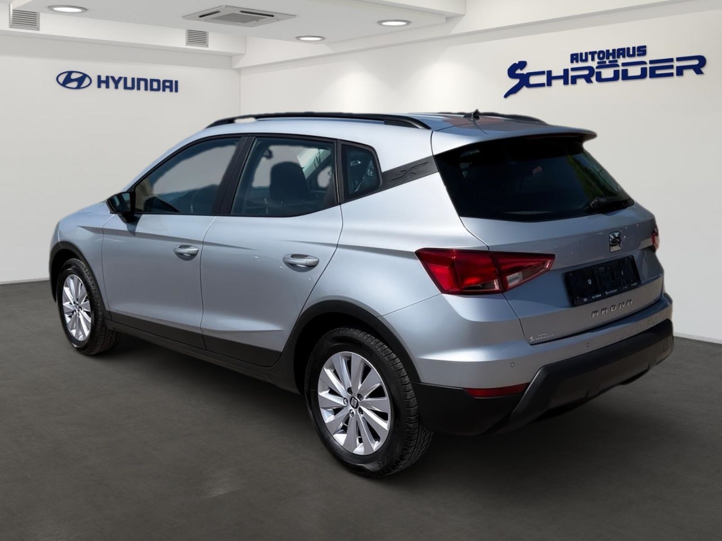 Fahrzeugabbildung SEAT Arona 1.0 TSI Style Sitzheizung Allwetterreifen