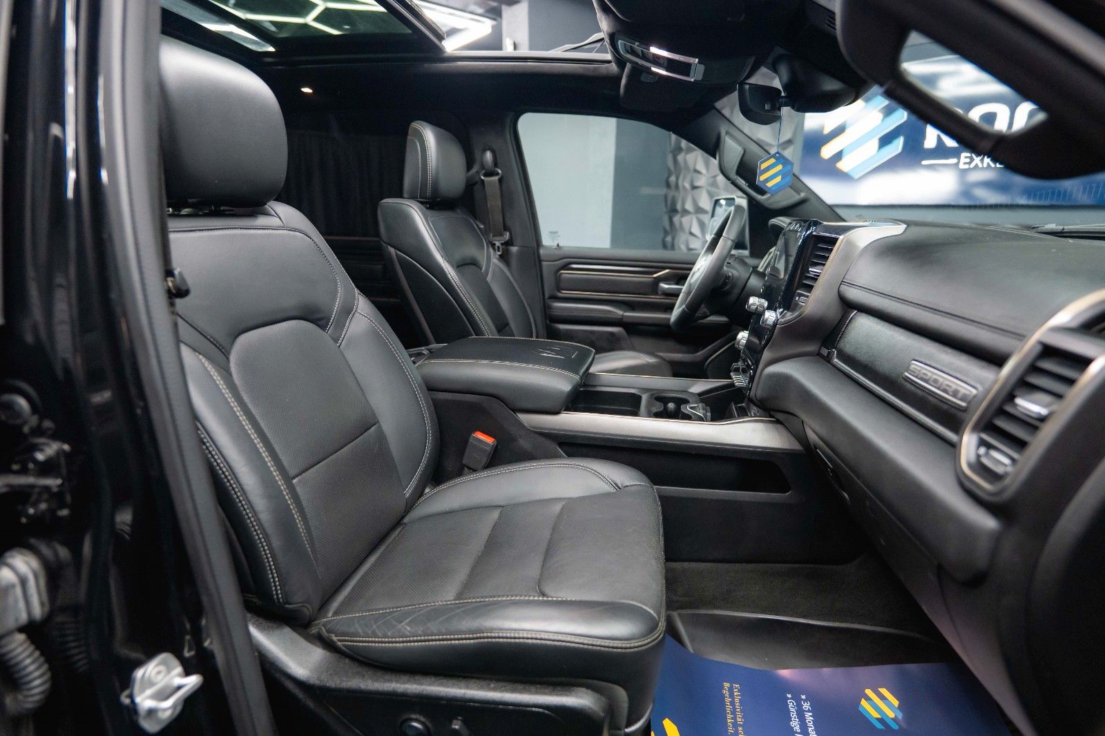 Fahrzeugabbildung Dodge RAM 5.7 V8 HEMI 4x4 NIGHT LARAMIE *Pano*RAMBOX*