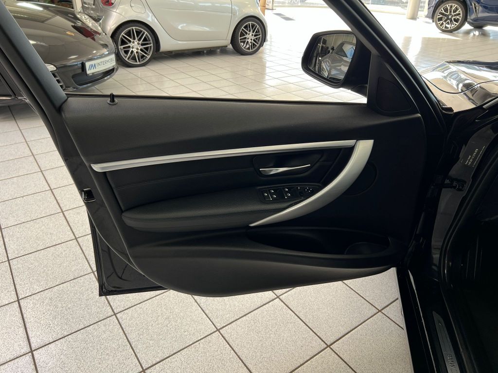 BMW 320 d Sport-Line Schiebedach*HUD*LED*NAVI*PDC*