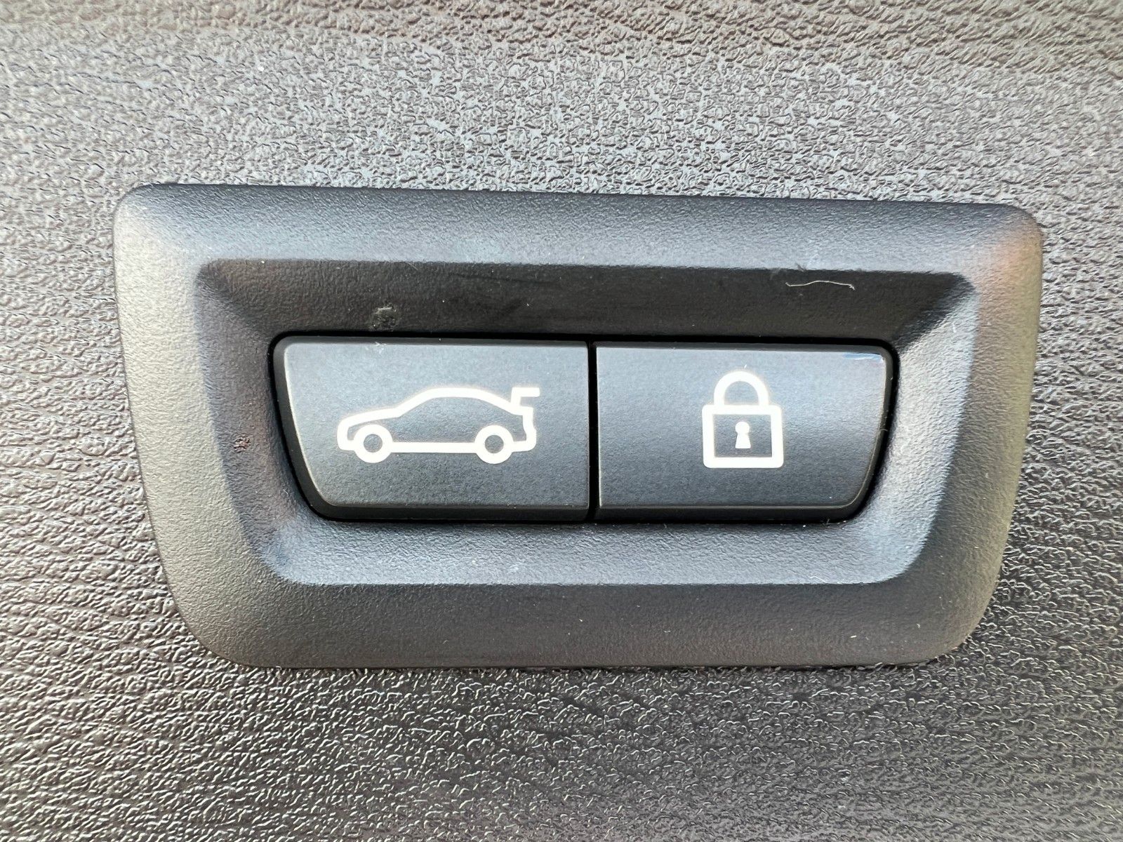Fahrzeugabbildung BMW X1 xDrive 20 d Advantage PANO NAVI AUTOMATIK