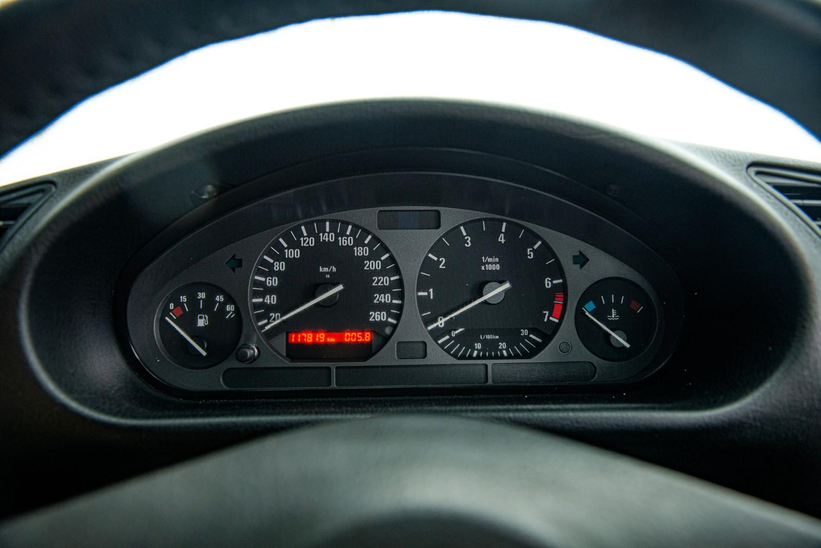 BMW 325I - CONVERTIBLE - BVM - 192 CV -