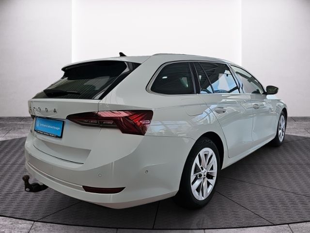Fahrzeugabbildung SKODA Octavia Combi 2.0 TDI DSG Style MATRIX NAVI PANO