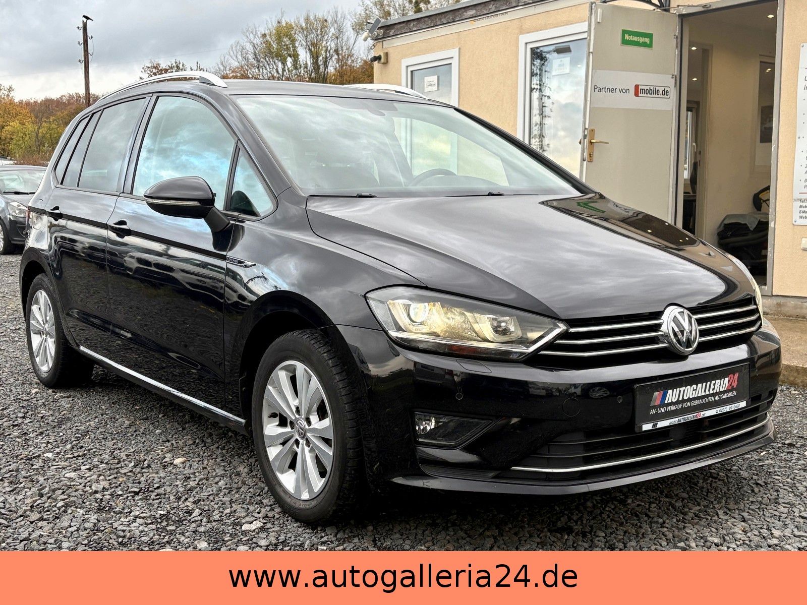 Fahrzeugabbildung Volkswagen Golf Sportsvan VII 1.6 TDI Xenon AHK LOUNGE 2.HD