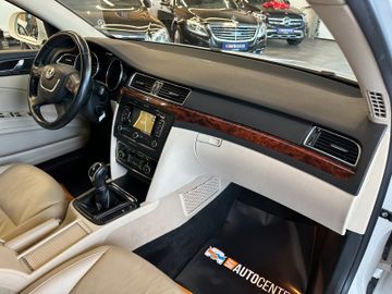 Skoda Superb Combi Elegance *1. Hand*Xenon*Klima*Navi*