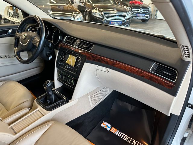 Skoda Superb Combi Elegance *1. Hand*Xenon*Klima*Navi*