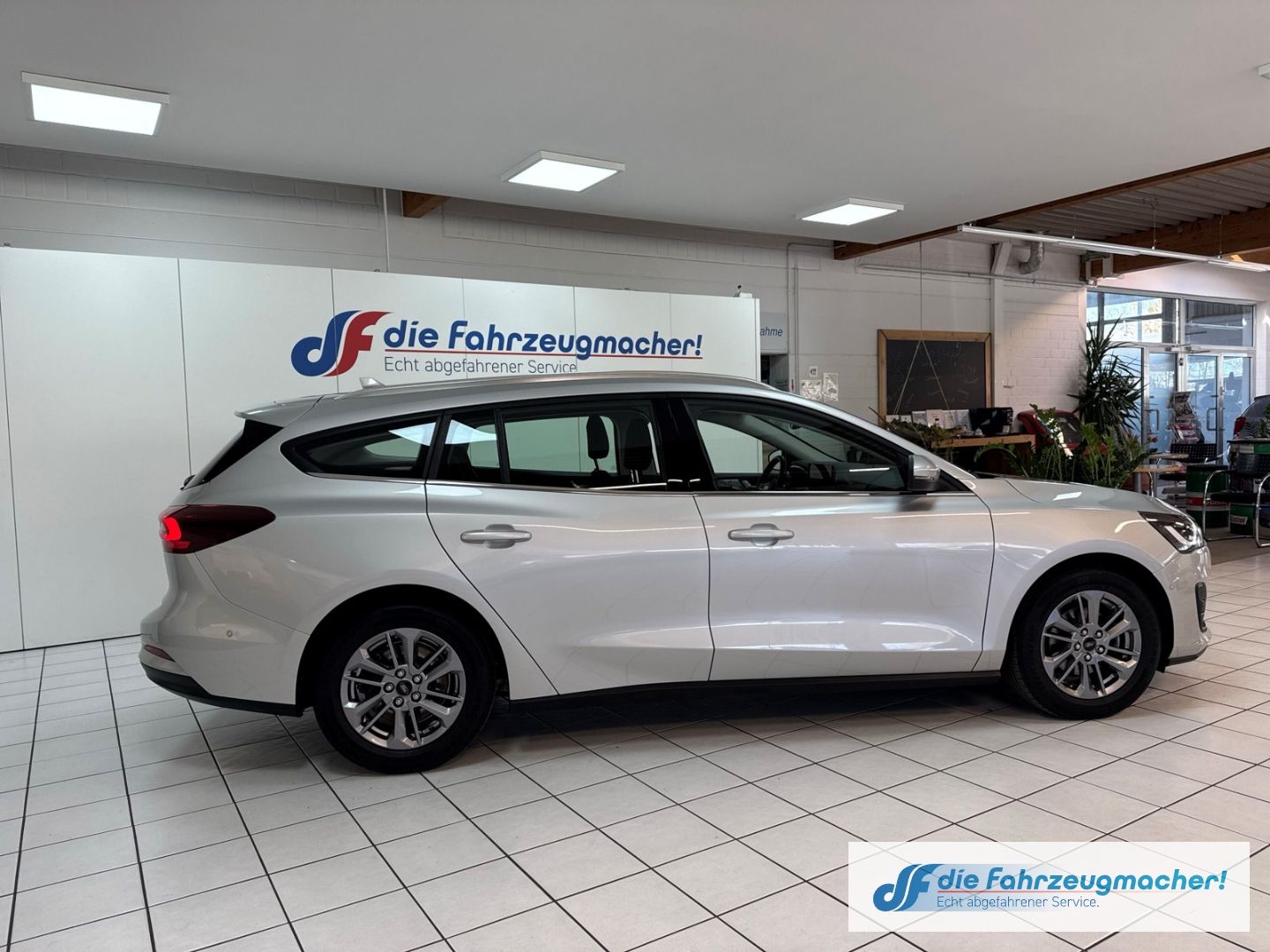 Fahrzeugabbildung Ford Focus Turnier Titanium 1.5 EcoBlue *Facelift*