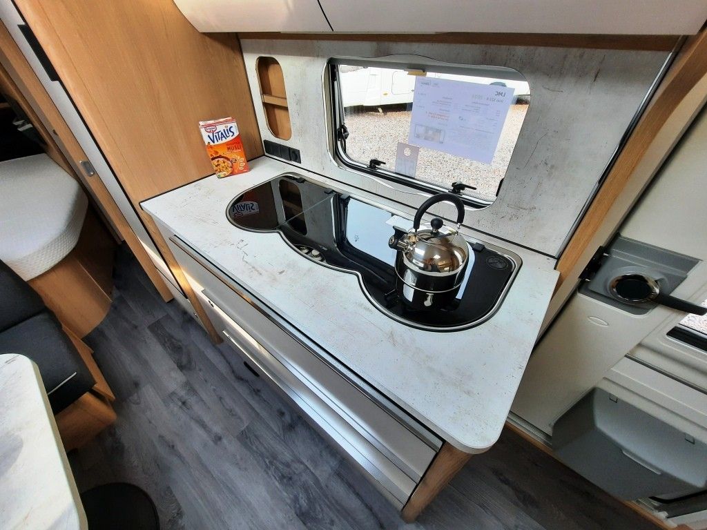 Fahrzeug Übersicht 15 Fahrzeugabbildung LMC Vivo 522 K Sparen Sie 4.650,- €