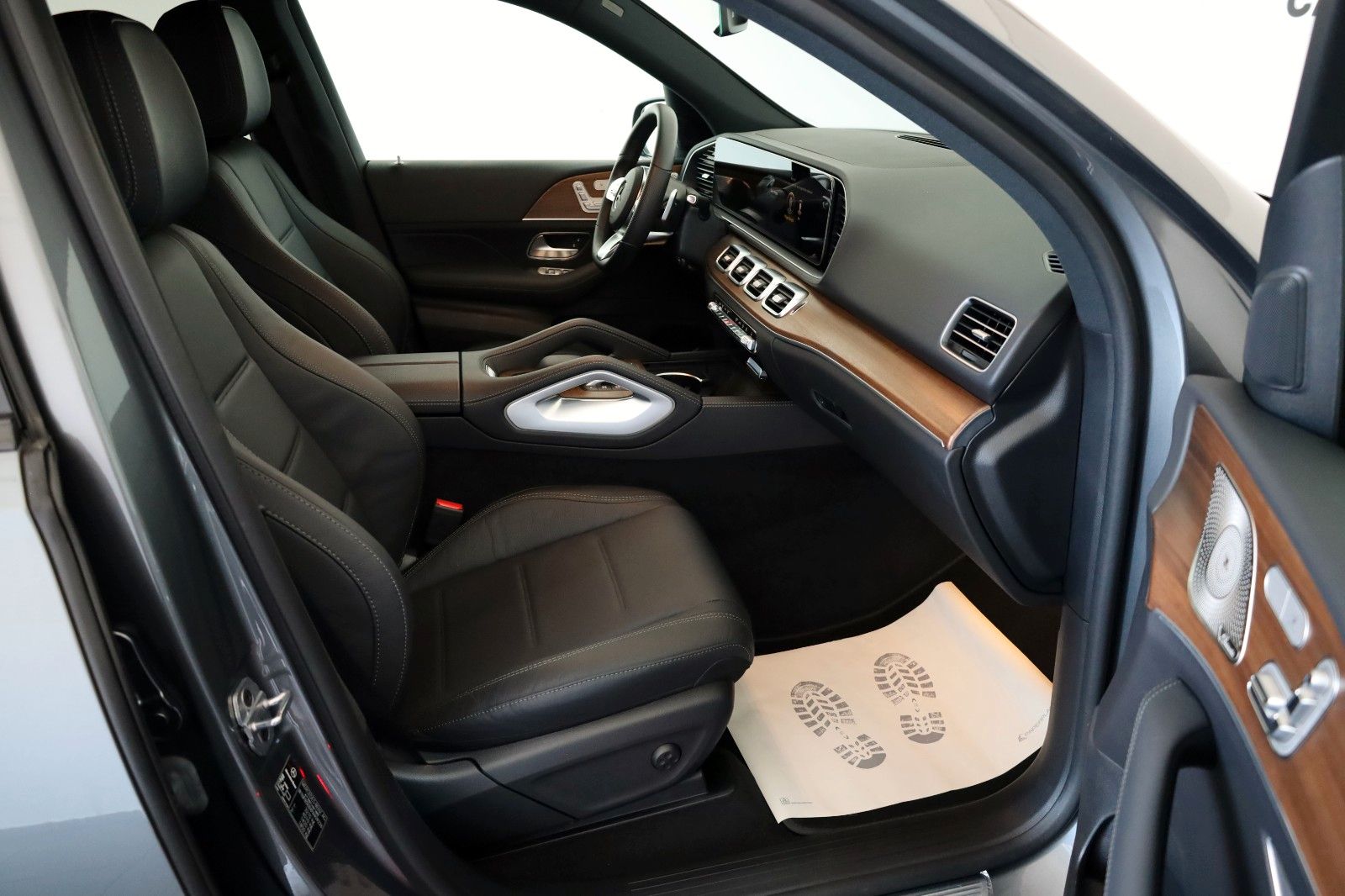 Fahrzeugabbildung Mercedes-Benz GLE 350e 4M AMG Leder,Navi,LED,PanDach,Night,360