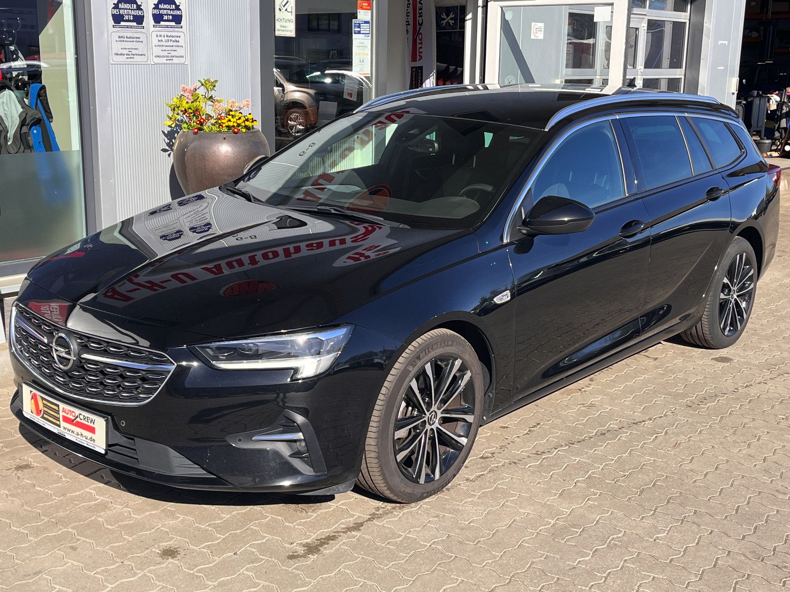 Fahrzeugabbildung Opel Insignia B Sports Tourer Elegance 2.0 Turbo Aut.