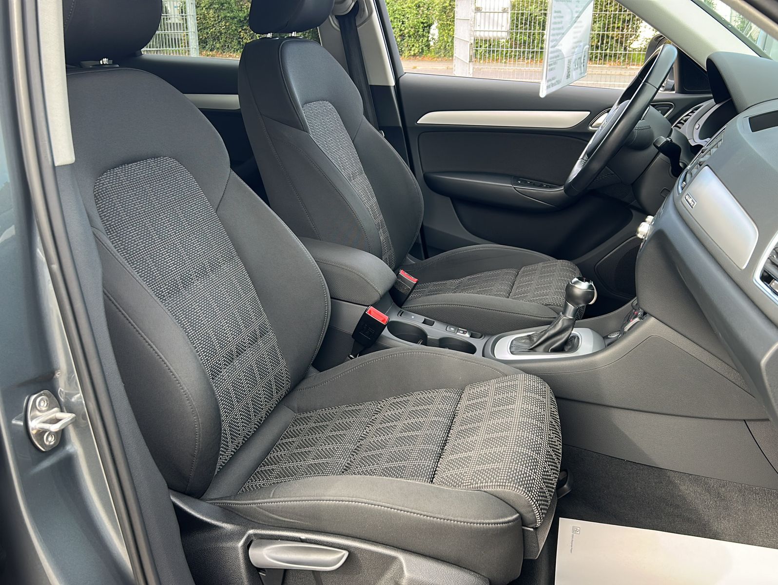 Fahrzeugabbildung Audi Q3 2,0 TFSI sport quattro