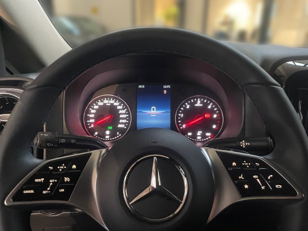 Fahrzeugabbildung Mercedes-Benz Vito 124 Mixto lang 5 Sitze 2,5t AHK Standhz LED