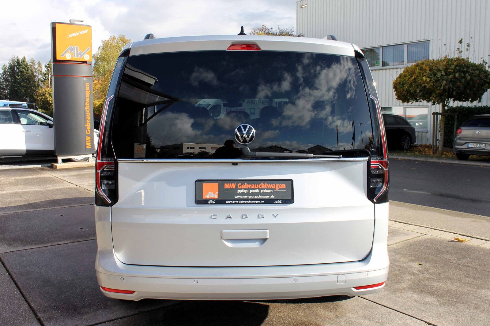 Fahrzeugabbildung Volkswagen Caddy Maxi Style Kombi 7-Stz. DSG ACC KAM AHK