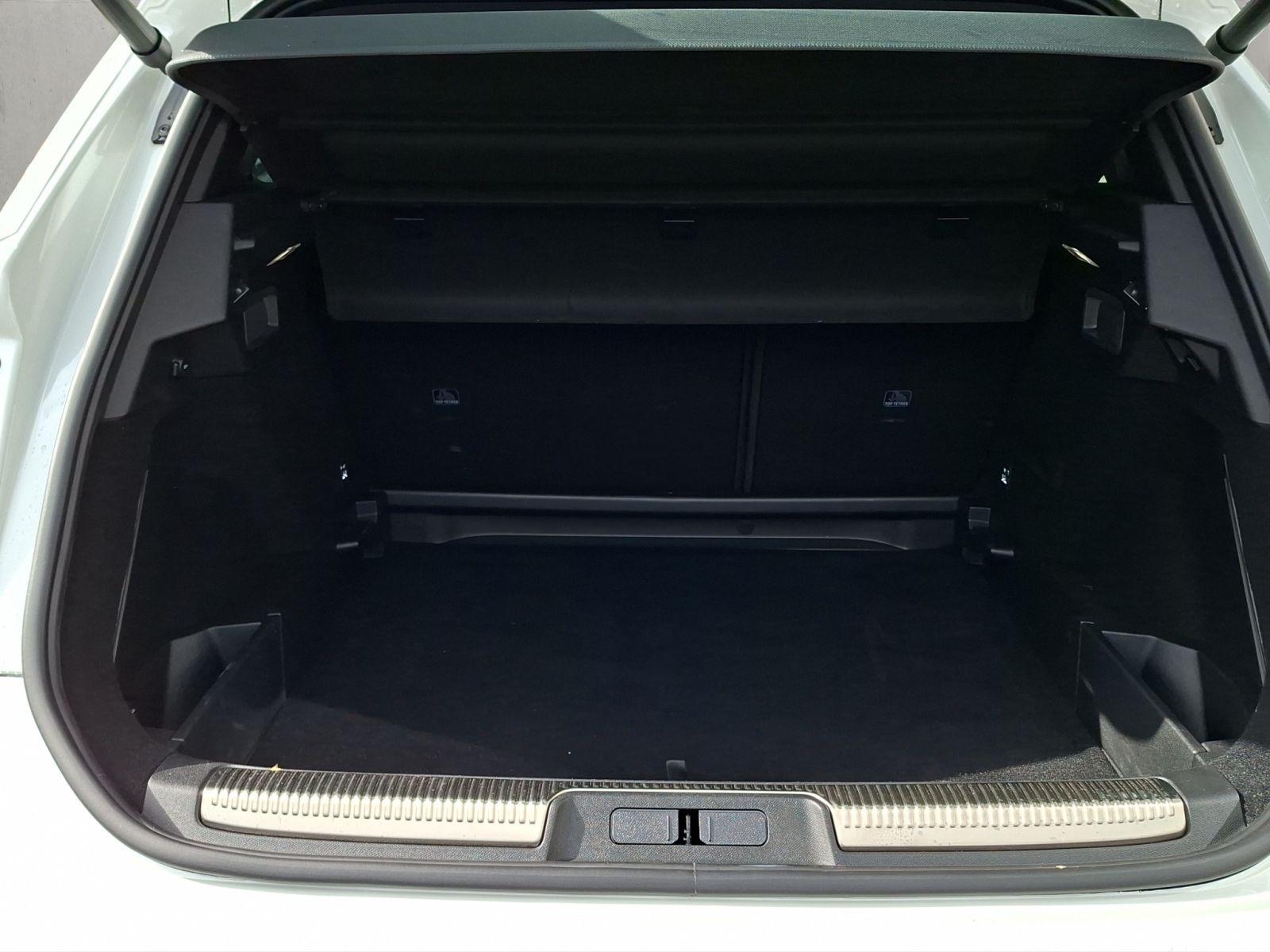 DS Automobiles DS7 Bastille BlueHDI130 EAT8
