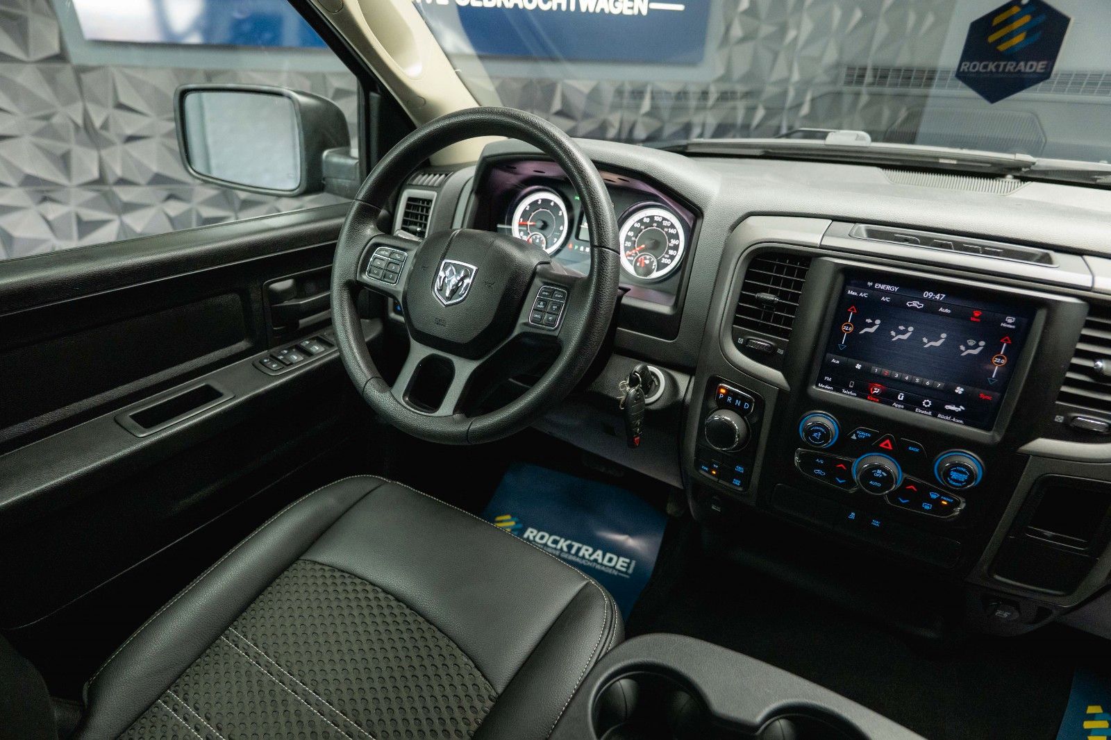 Fahrzeugabbildung Dodge RAM 5.7 V8 HEMI 4x4 OFFROAD Night-Paket *LED*AHK