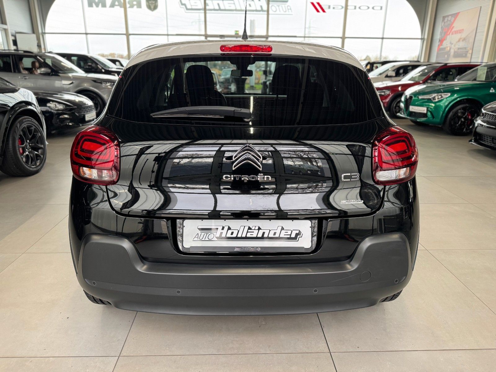 Fahrzeugabbildung Citroën C3 1.2 PurTech ELLE "DAB Navigation Kamera LM"