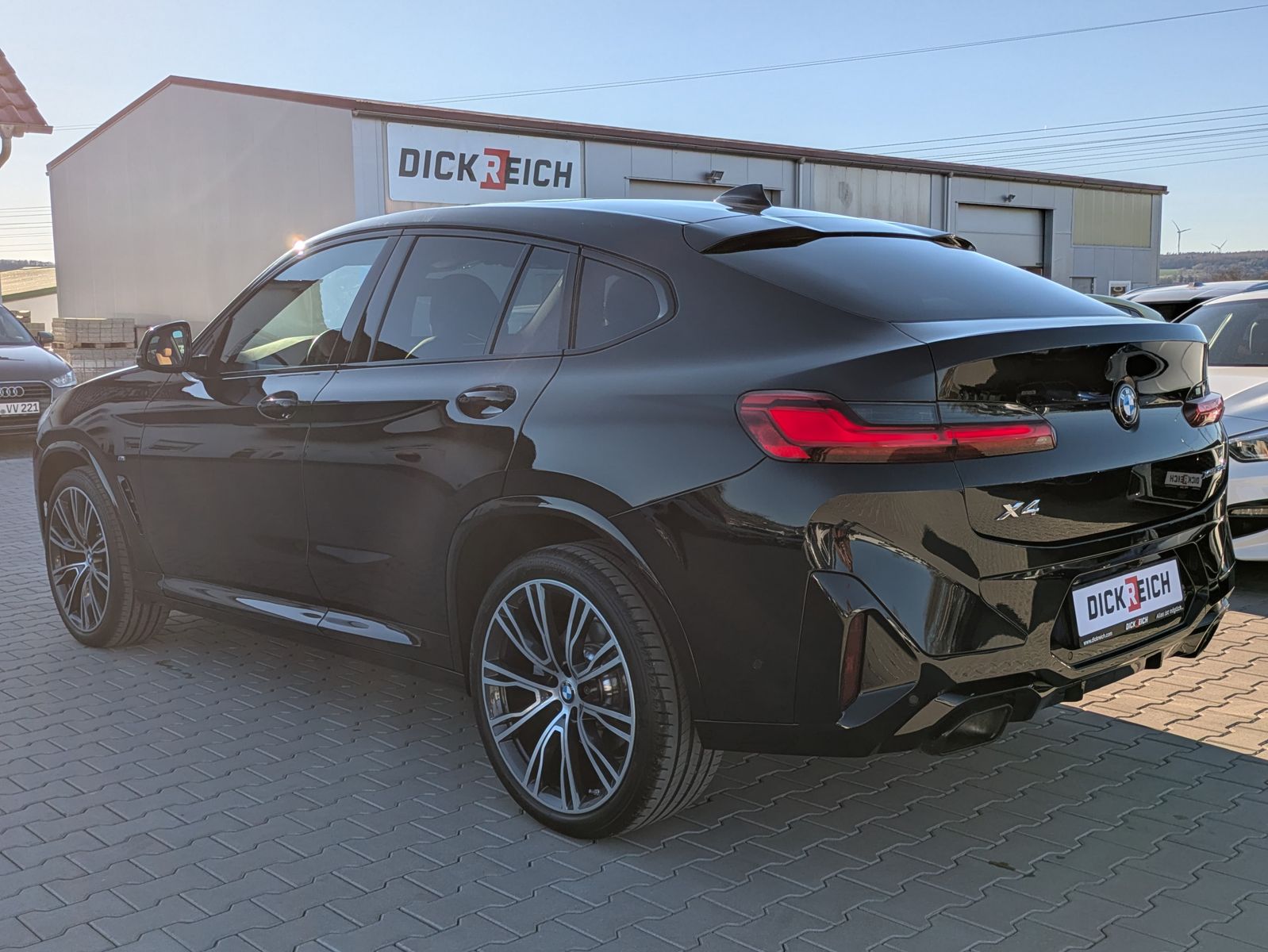 Fahrzeugabbildung BMW X4 xDrive 30 d M-Sport MATRIX*PANO*NAVI PRO*21"