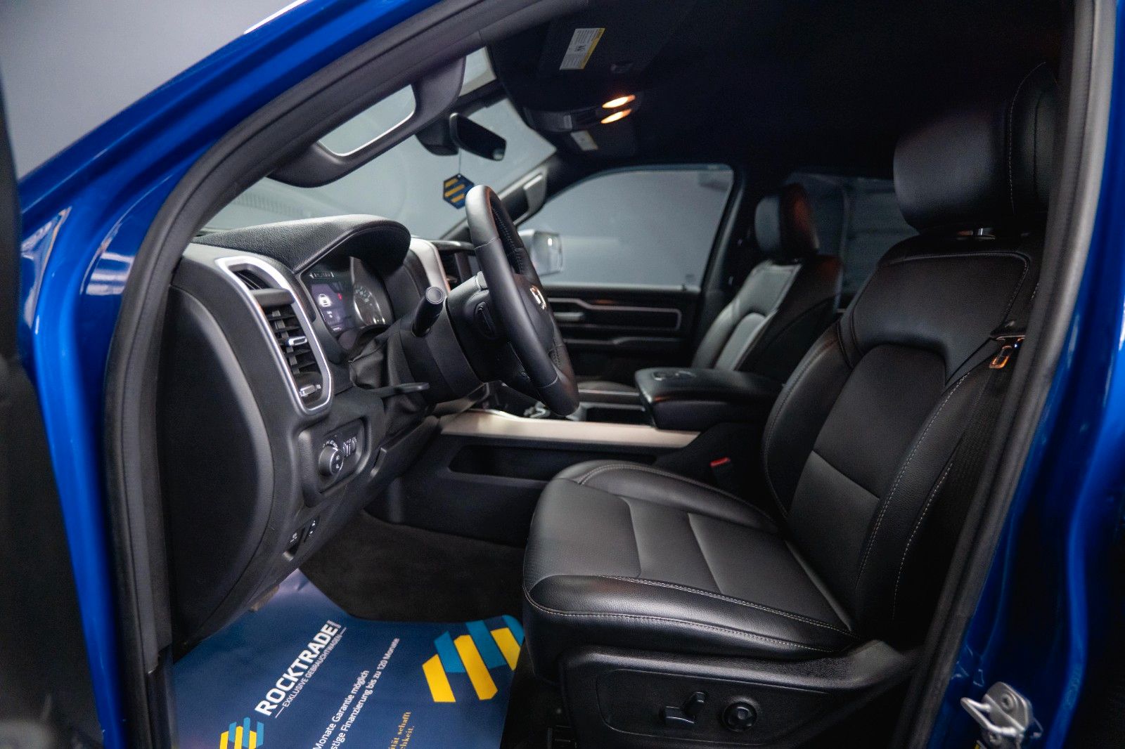 Fahrzeugabbildung Dodge RAM 5.7 V8 HEMI 4x4 OFFROAD Night Limited 19%