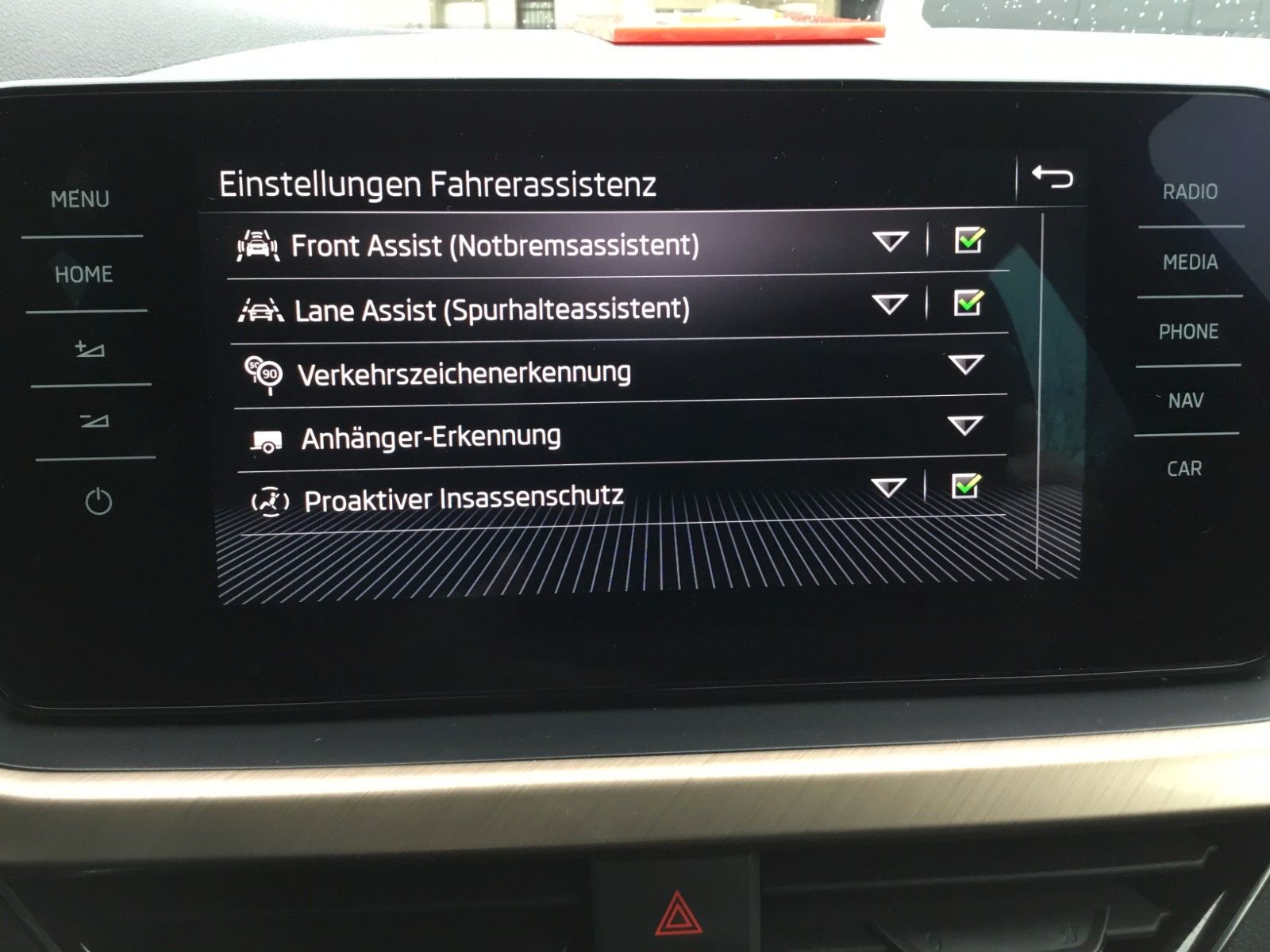 Fahrzeugabbildung SKODA Kamiq 1.6 TDI Style+AHK+LED+Kamera+Navi