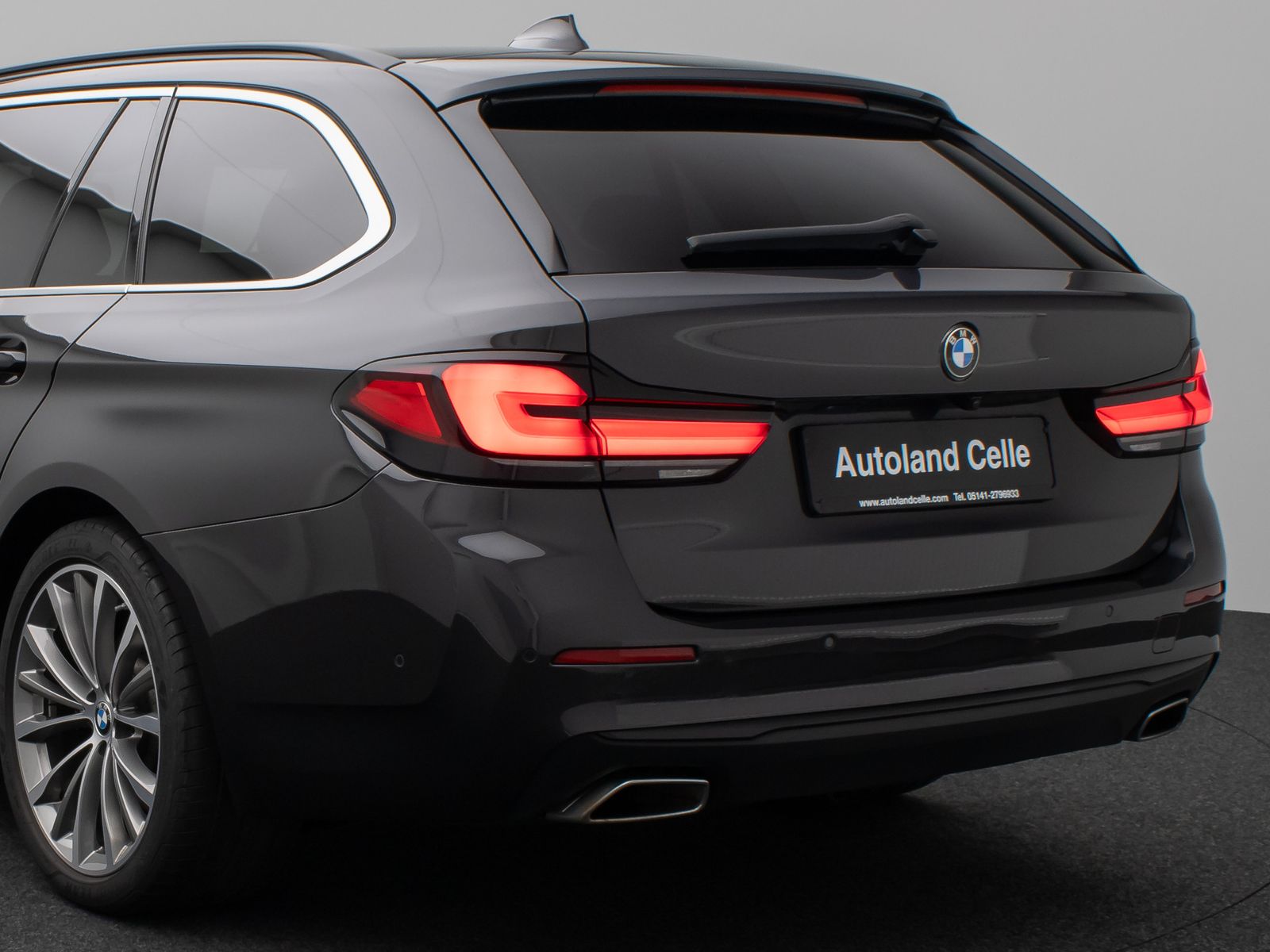 Fahrzeugabbildung BMW 520d xD Kamera HUD DAB H/K Fernlichtassist Alarm