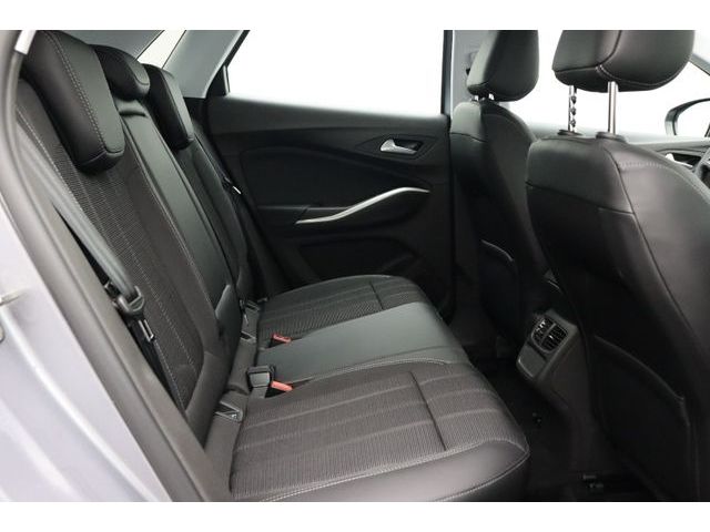 Fahrzeugabbildung Opel Grandland 1.2 GS Line AUT LED Navi ACC RK