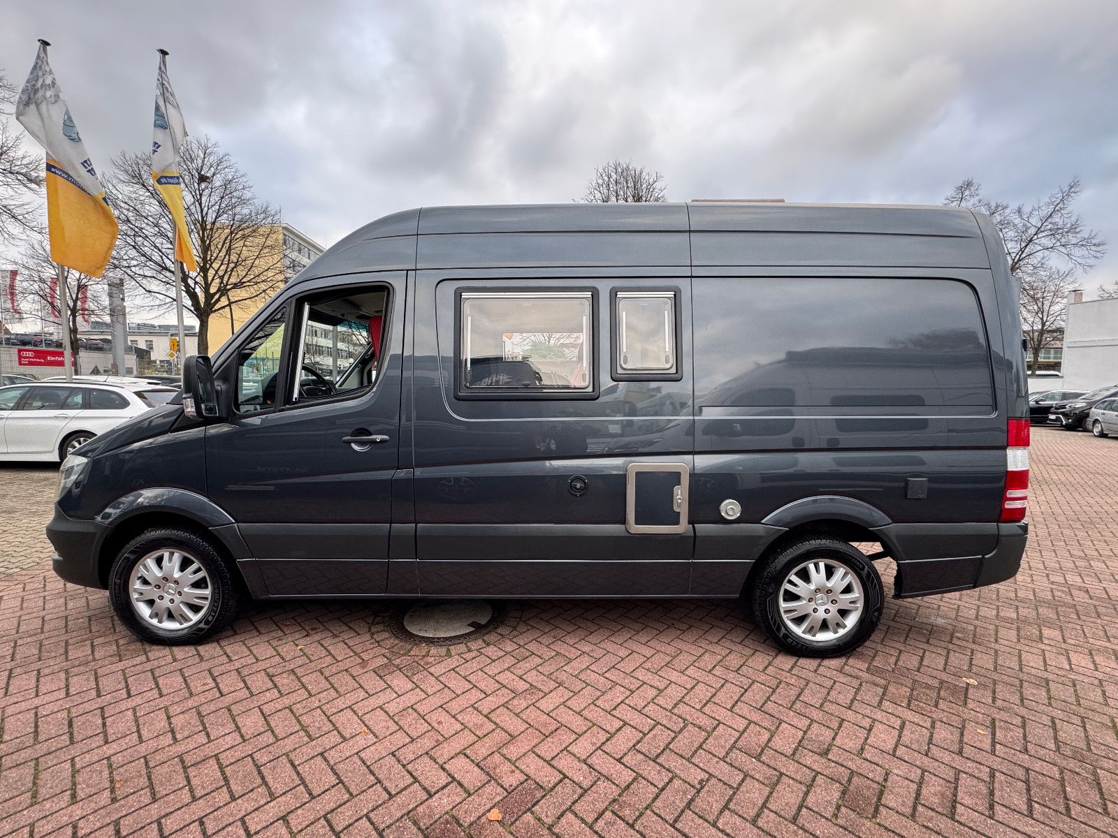 Fahrzeugabbildung La Strada REGENT S MERCEDES SPRINTER 7G-TRONIC SOLAR 1HAND