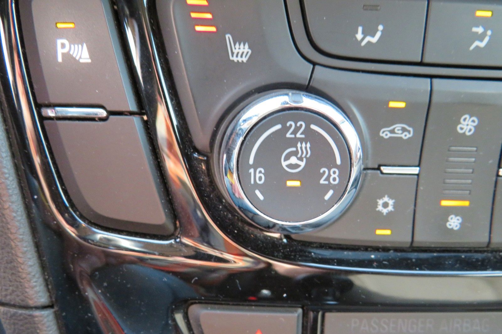 Fahrzeugabbildung Opel Mokka X ACTIVE KAMARA SITZH. GRA PDC APP-CON.