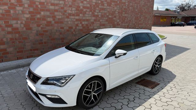 SEAT Leon ST 2.0 TDI FR DSG ACC LED Kamera AHK Kombi