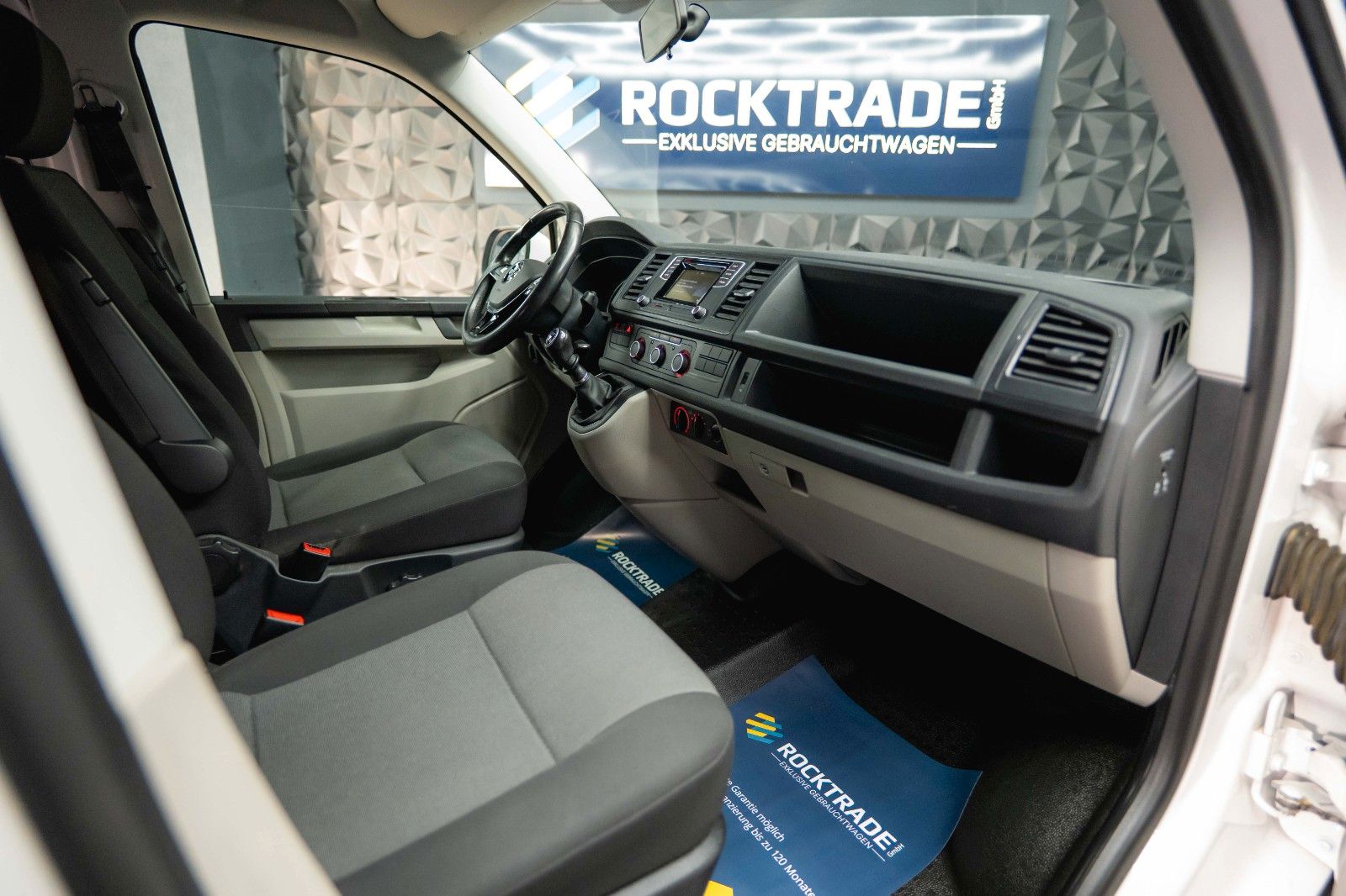 Fahrzeugabbildung Volkswagen T6 Transporter Kombi 8 Sitze *Klima*TÜV Neu*