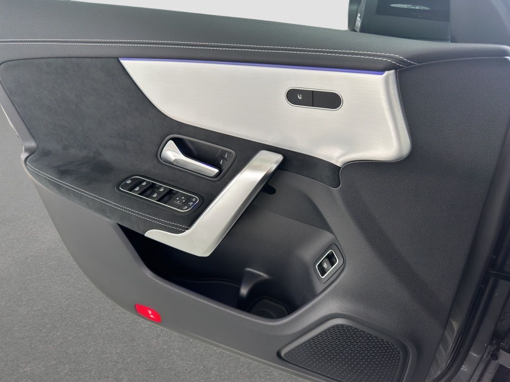 Fahrzeugabbildung Mercedes-Benz CLA 200 Shooting Brake AMG*Night*DISTR.*PDC*RFK