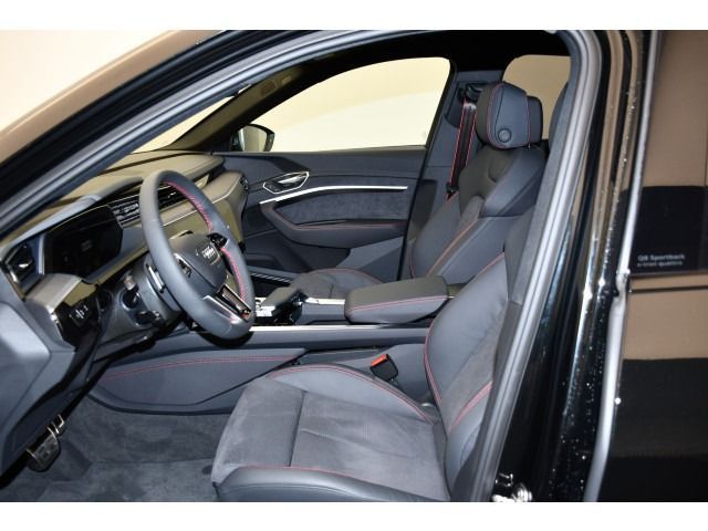 Audi Q8 Sportback 55 e-tron quattro S line foto 4