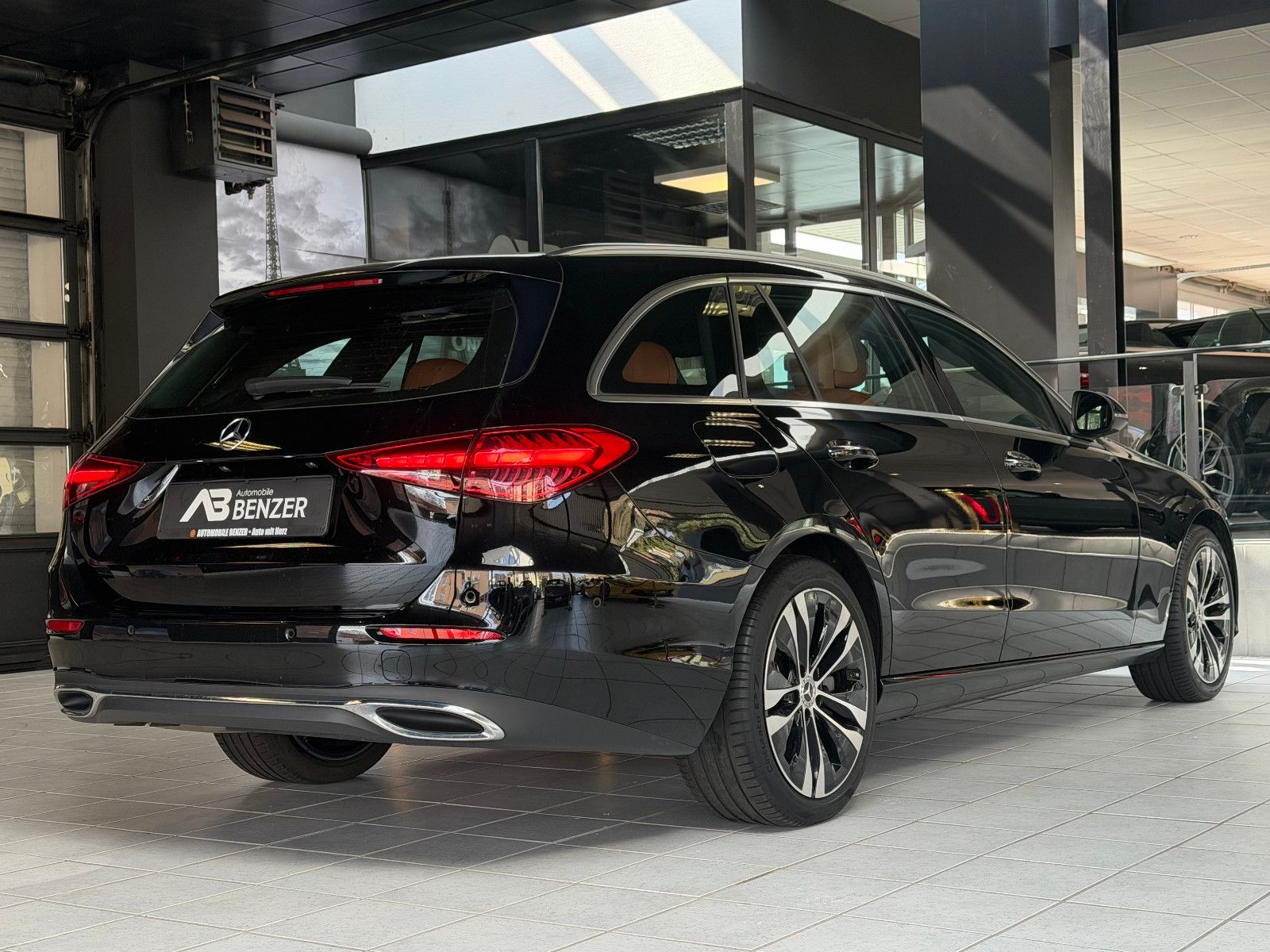 Fahrzeugabbildung Mercedes-Benz C 220d T /KEYLESS/MEMORY/KAMERA/AMBIENTE/ACC++/