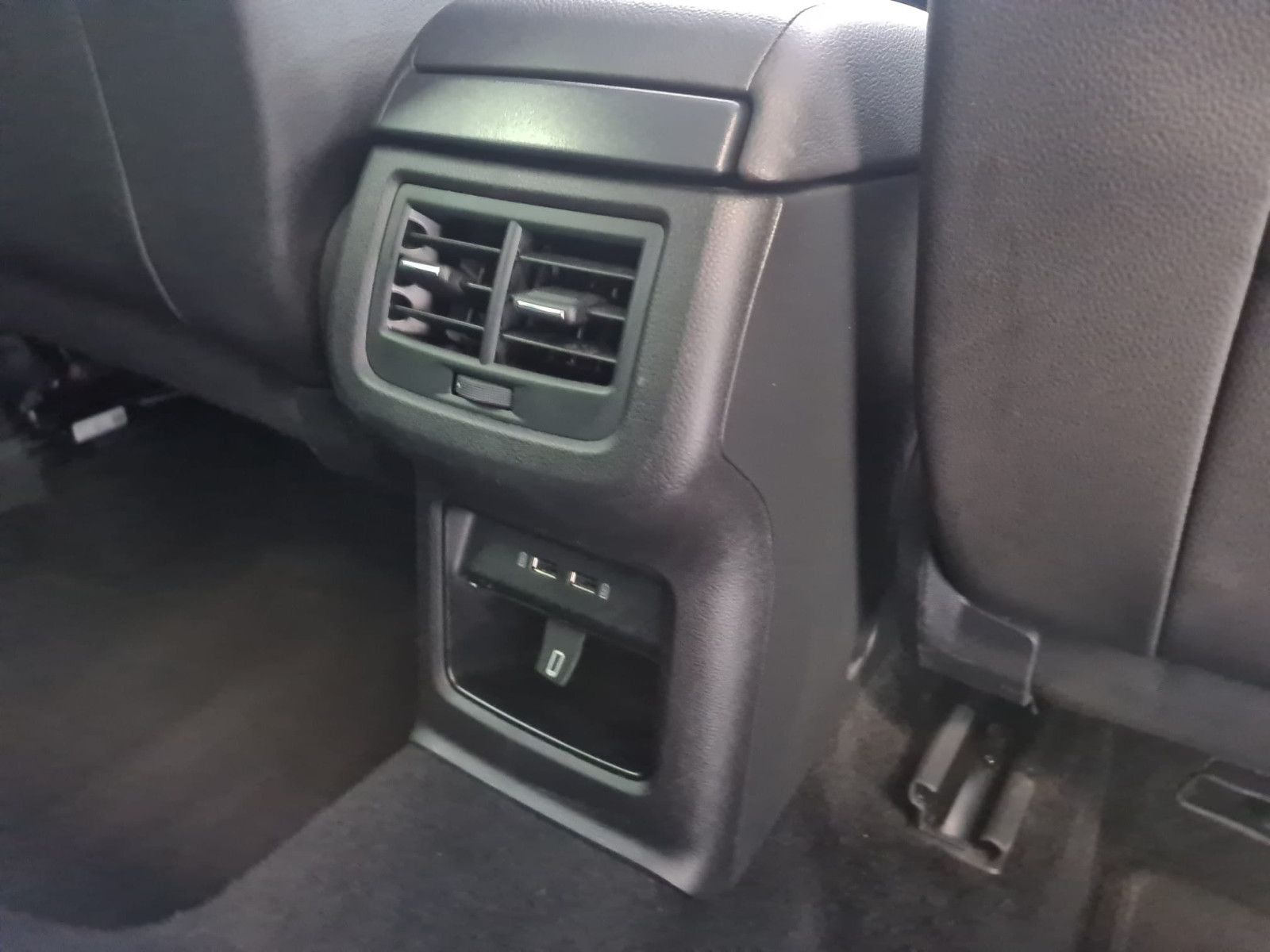 Fahrzeugabbildung SEAT Ateca Xcellence 4Drive / LED / NAVI / KAMERA