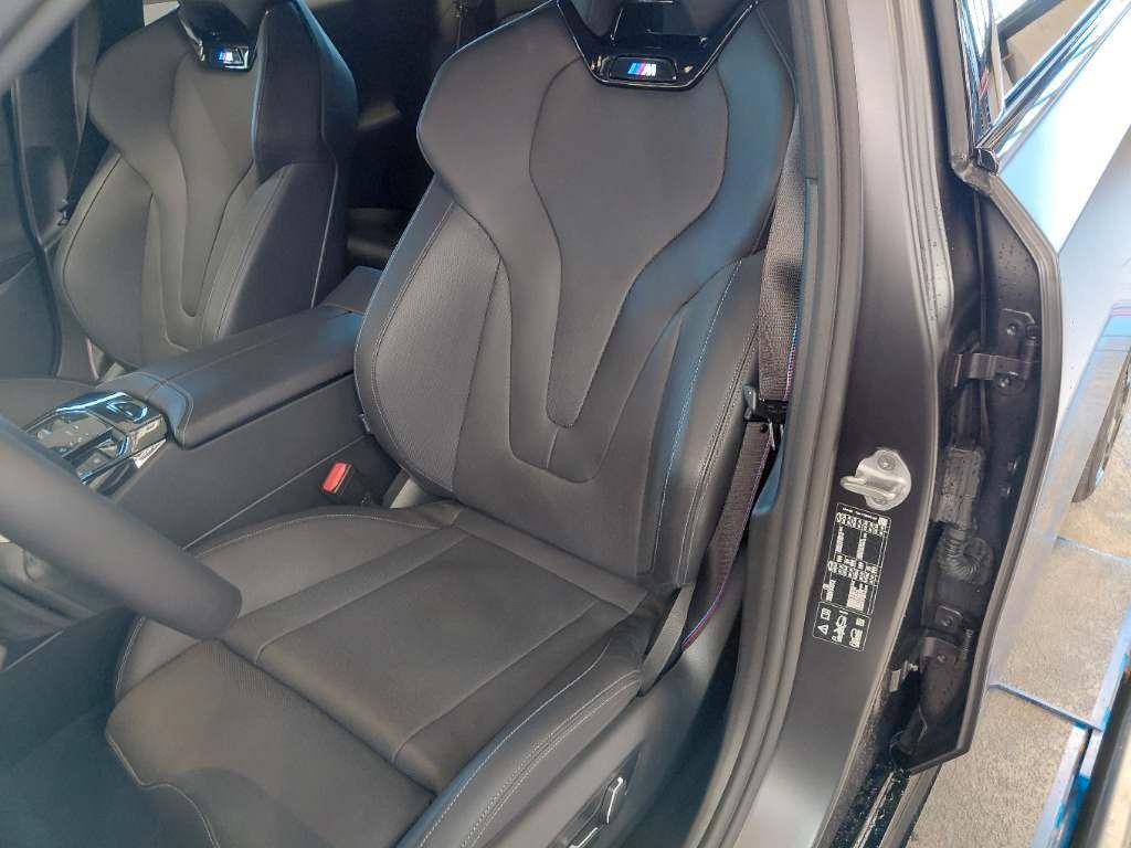 Fahrzeugabbildung BMW 540 d Touring xDrive M Sport B&W HuD STHZ 21"