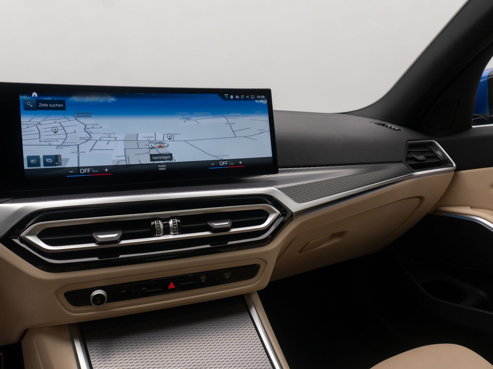 Fahrzeugabbildung BMW 330e xD  M Sport Panorama Kamera HUD DAB HiFi