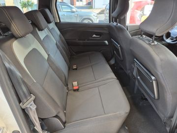 Dacia Jogger Extreme Hybrid 155 Winter, Navi, Driving