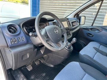 Opel Vivaro - 10